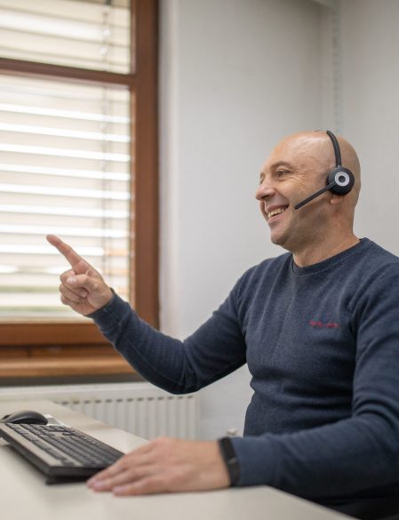 Mariow Support Fingerpoint Laughing